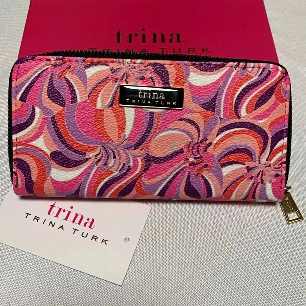 TRINA TURK Wallet, NWT. In original gift box.
